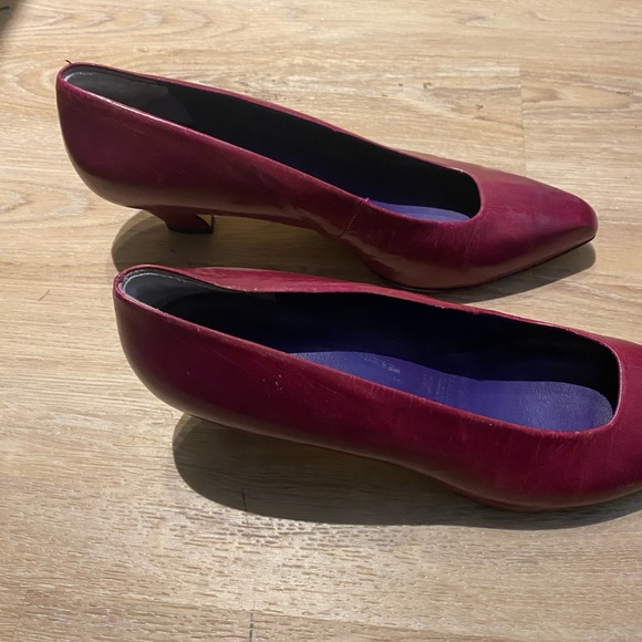 Treo vintage ladies heels. size 10. Made in Brazil.  Colour is burgundy! - Picture 2 of 8